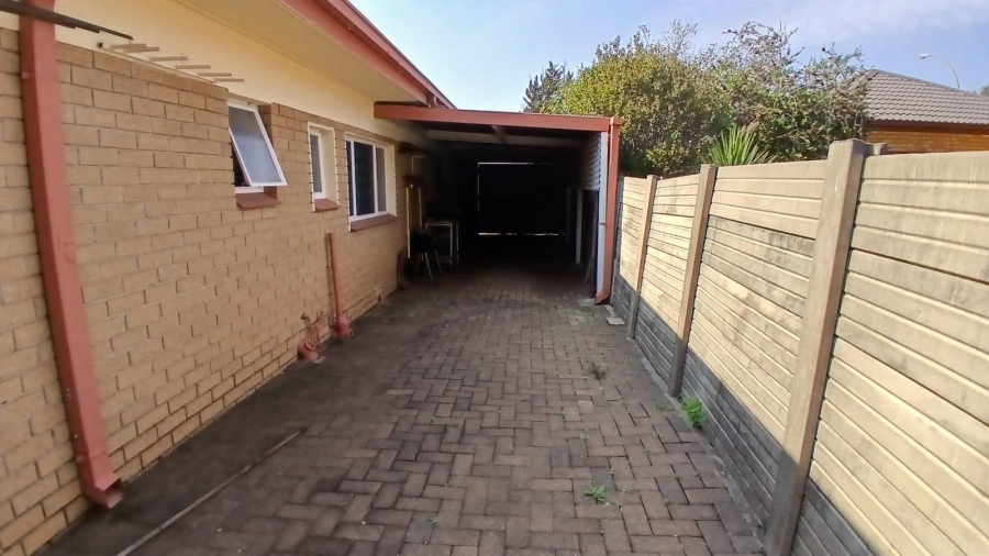 4 Bedroom Property for Sale in Fichardt Park Free State